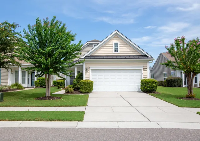 Photo 2 of Single family home for sale at 184 Sea Lavender Ln, Summerville, SC 29486 | MLS# 25028761 | Listing updated on 2026-09-16
