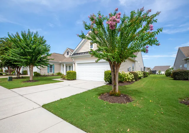 Photo 3 of Single family home for sale at 184 Sea Lavender Ln, Summerville, SC 29486 | MLS# 25028761 | Listing updated on 2026-09-16