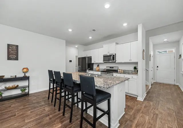 Photo 4 of Single family home for sale at 117 Sunray Ln, Summerville, SC 29486 | MLS# 26021299 | Listing updated on 2026-09-24