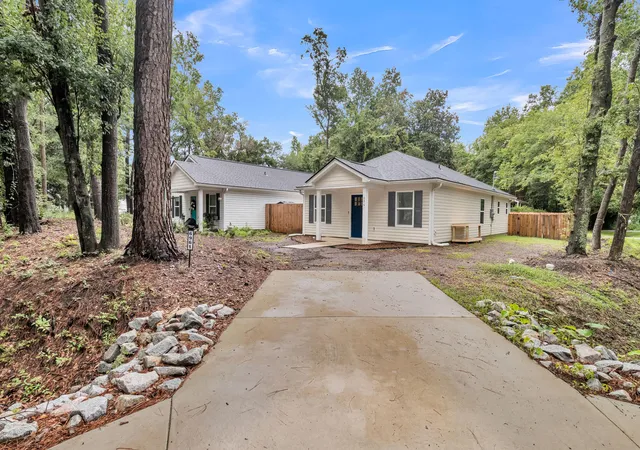 Photo 3 of Single family home for sale at 6961 Raymond Ave, Charleston, SC 29406 | MLS# 26022895 | Listing updated on 2026-09-09