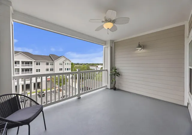 Listing Photo 4 - Condo for sale in building located at 1984 Folly Rd, Charleston, SC 29412 - Unit #B302