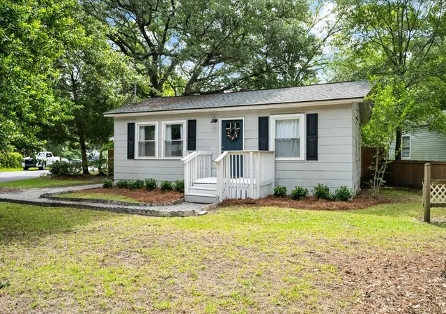 Homes for sale in Hanahan, SC | 5736 Allison Ave, Hanahan, SC 29410 | MLS# 26016889