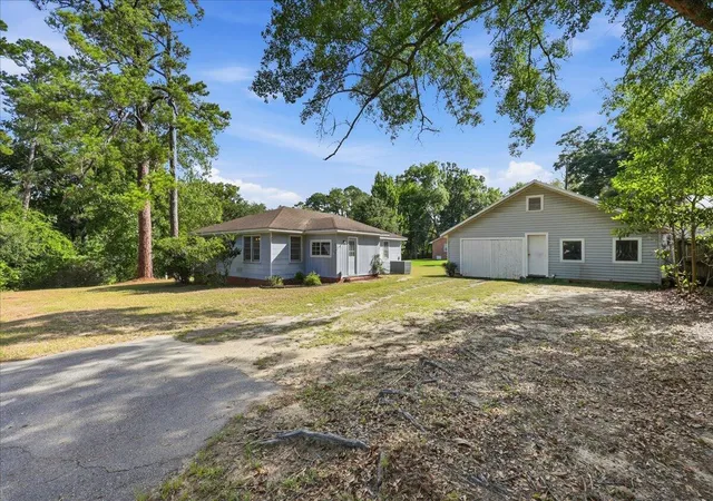 Photo 2 of Single family home for sale at 310 Varn St, Walterboro, SC 29488 | MLS# 26020850 | Listing updated on 2026-07-22