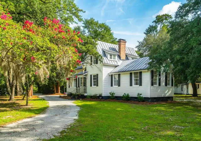Photo 3 of Single family home for sale at 205 Tea Farm Rd, Summerville, SC 29483 | MLS# 26021156 | Listing updated on 2026-09-01