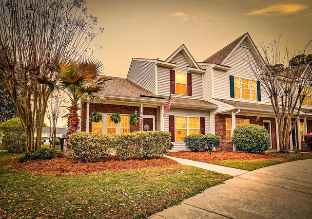 Photo 3 of Townhouse for sale at 300 Yellow Hawthorn Cir, Summerville, SC 29483 | MLS# 26016714 | Listing updated on 2026-09-18