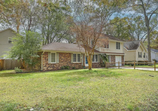 3rd image of 1152 Bradford Ave, Charleston, SC 29412 | MLS# 26010615