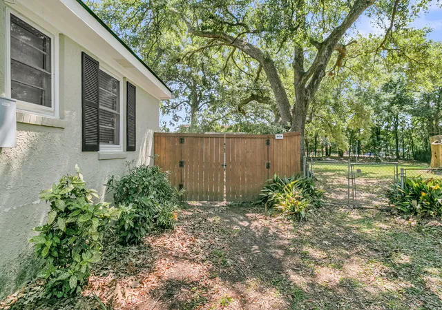 2nd image of 934 Yorktown Dr, Charleston, SC 29412 | MLS# 26020114