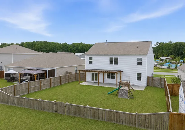 Photo 4 of Single family home for sale at 368 Lake Ridge Blvd, Summerville, SC 29486 | MLS# 26022007 | Listing updated on 2026-09-04