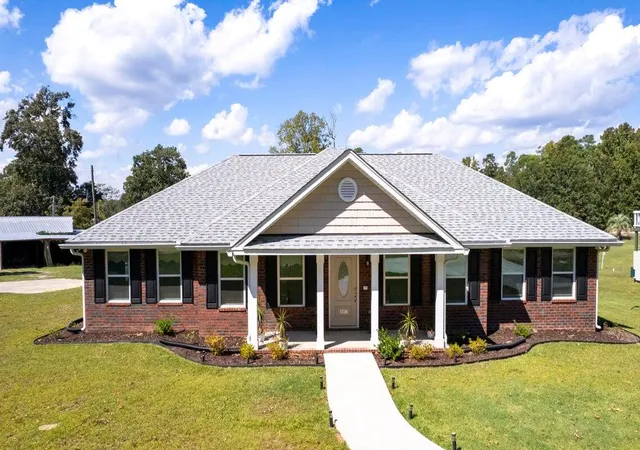 Homes for sale in Manning, SC | 1226 Lesesne Dr, Manning, SC 29102 | MLS# 26019558