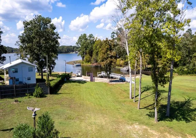 Homes for sale in Manning, SC | 1226 Lesesne Dr, Manning, SC 29102 | MLS# 26019558