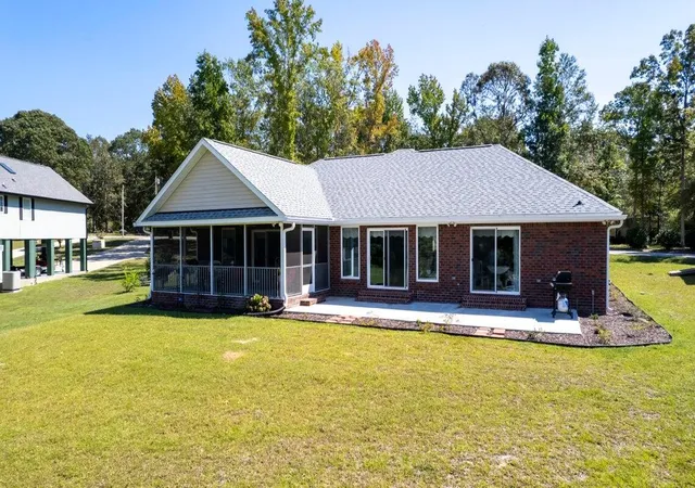 Homes for sale in Manning, SC | 1226 Lesesne Dr, Manning, SC 29102 | MLS# 26019558
