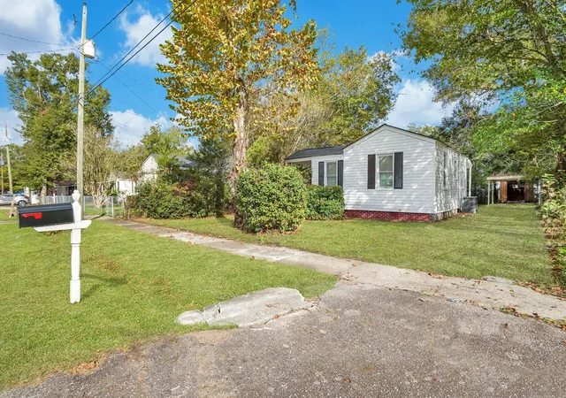 Photo 3 of Single family home for sale at 2665 Oregon Ave, North Charleston, SC 29405 | MLS# 24028887 | Listing updated on 2026-05-27