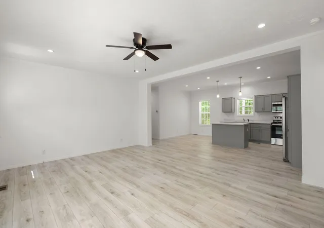 Photo 3 of Manufactured home for sale at 236 Gaines Cir, Cottageville, SC 29435 | MLS# 26011262 | Listing updated on 2026-09-30