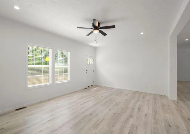 Photo 3 of Manufactured home for sale at 236 Gaines Cir, Cottageville, SC 29435 | MLS# 26011262 | Listing updated on 2026-09-30
