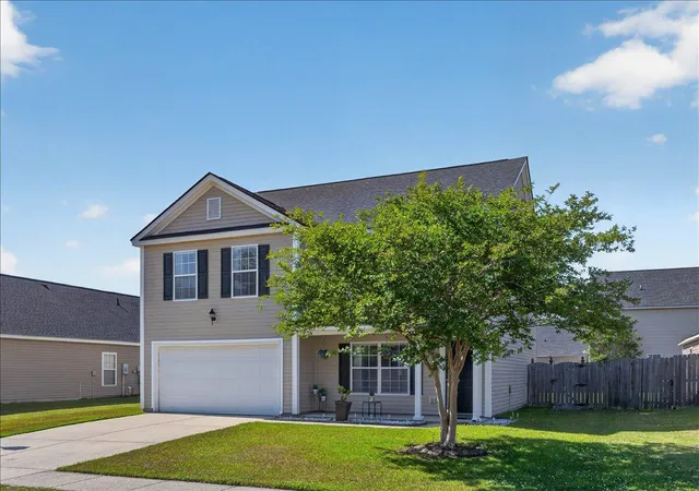 Photo 2 of Single family home for sale at 102 Vinca Dr, Goose Creek, SC 29445 | MLS# 26013127 | Listing updated on 2026-08-26