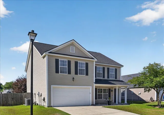Photo 3 of Single family home for sale at 102 Vinca Dr, Goose Creek, SC 29445 | MLS# 26013127 | Listing updated on 2026-08-26