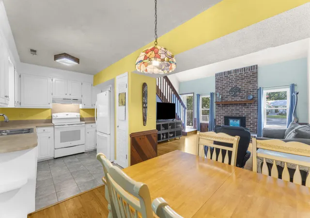 Photo 4 of Single family home for sale at 651 Semaht St, Charleston, SC 29412 | MLS# 26024427 | Listing updated on 2026-09-15
