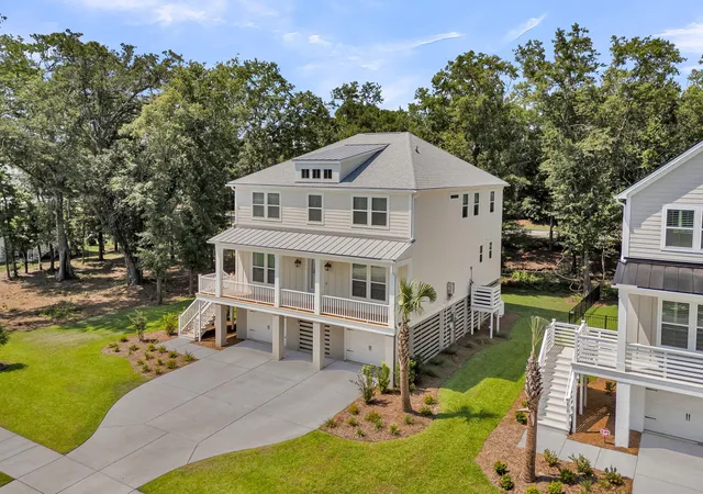 Photo 3 of Single family home for sale at 1416 Dahlia Rd, Mount Pleasant, SC 29464 | MLS# 26020911 | Listing updated on 2026-09-14