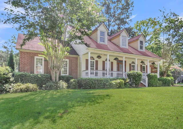 Photo 3 of Single family home for sale at 101 Batavia Ct, Goose Creek, SC 29445 | MLS# 26020660 | Listing updated on 2026-08-19