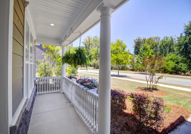 Photo 3 of Single family home for sale at 1113 Old Fld Dr, Summerville, SC 29483 | MLS# 26011902 | Listing updated on 2026-09-11