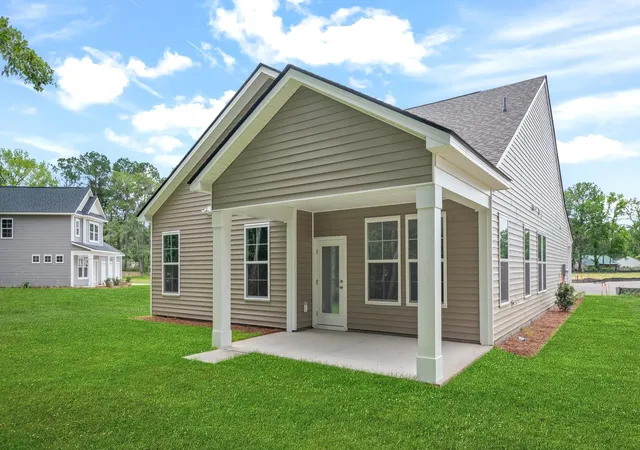 Photo 2 of Single family home for sale at 438 Cadbury Loop, Summerville, SC 29486 | MLS# 26019484 | Listing updated on 2026-09-18