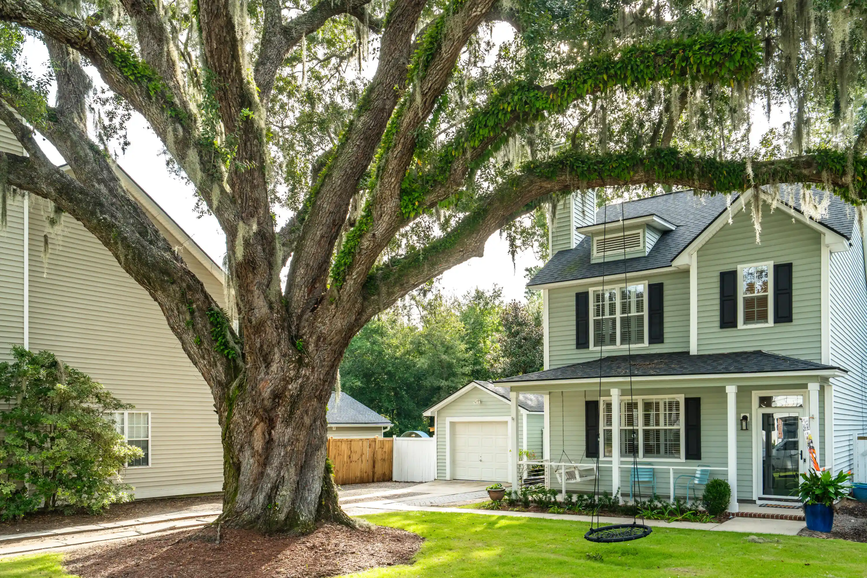 Photo 1 of Single family home for sale at 2405 Fulford Ct, Mount Pleasant, SC 29466 | MLS# 26027997 | Listing updated on 2026-10-27