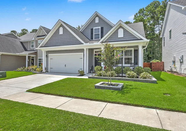 Photo 3 of Sale Pending at 621 Pendleton Dr, Moncks Corner, SC 29461 | MLS# 26024179 | Listing updated on 2026-09-30