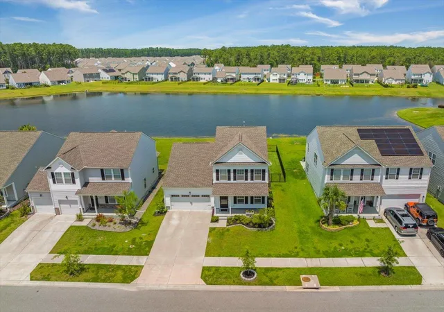 Homes for sale in Summerville, SC | 260 Dunlin Dr, Summerville, SC 29486 | MLS# 26010484