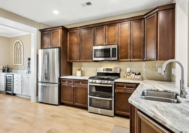 Photo 4 of Sale Pending at 477 Hundred Oaks Pkwy, Summerville, SC 29483 | MLS# 26022091 | Listing updated on 2026-08-24
