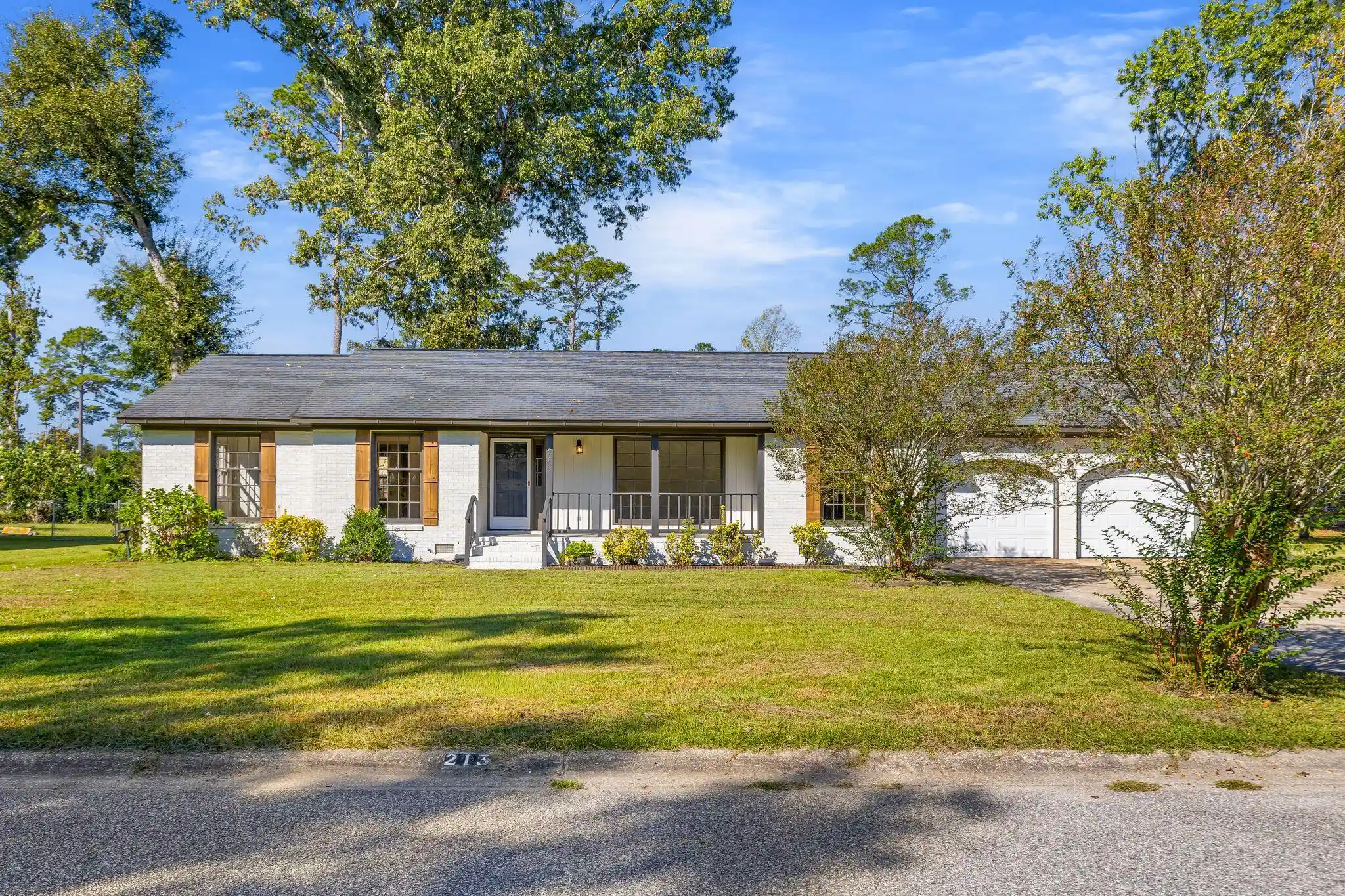 Photo 1 of Single family home for sale at 213 Brailsford Rd, Summerville, SC 29485 | MLS# 26028460 | Listing updated on 2026-10-21
