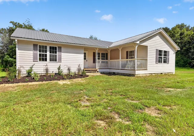 Photo 1 of Single family home for sale at 6792 Columbia Rd, Saint Matthews, SC 29135 | MLS# 26023478 | Listing updated on 2026-09-03