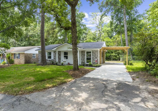 Homes for sale in Summerville, SC | 126 Hope Dr, Summerville, SC 29485 | MLS# 26019061
