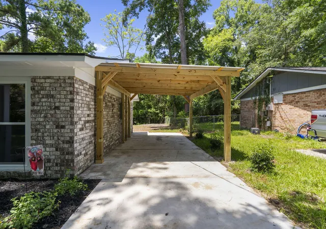 Homes for sale in Summerville, SC | 126 Hope Dr, Summerville, SC 29485 | MLS# 26019061