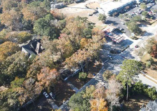 Photo 3 of Multi family home for sale at 969 Harbor View Rd, Charleston, SC 29412 | MLS# 25003829 | Listing updated on 2026-10-08