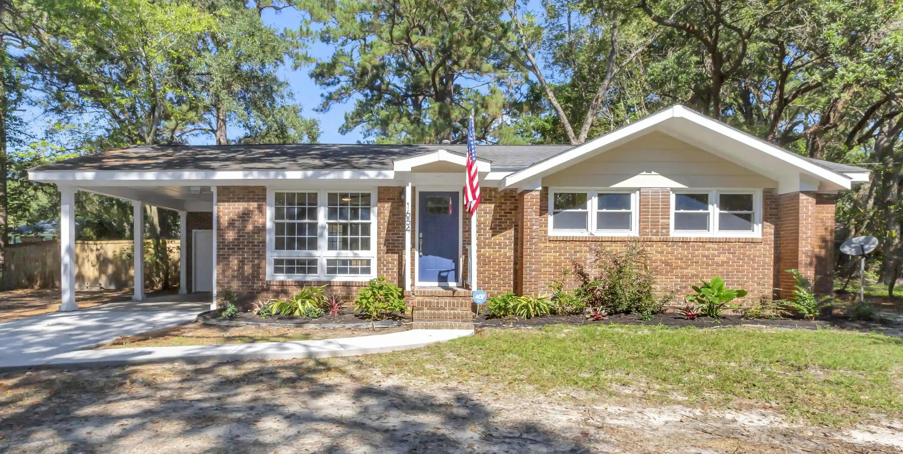 Photo 1 of Single family home for sale at 1654 Timothy St, Charleston, SC 29407 | MLS# 26028456 | Listing updated on 2026-10-24