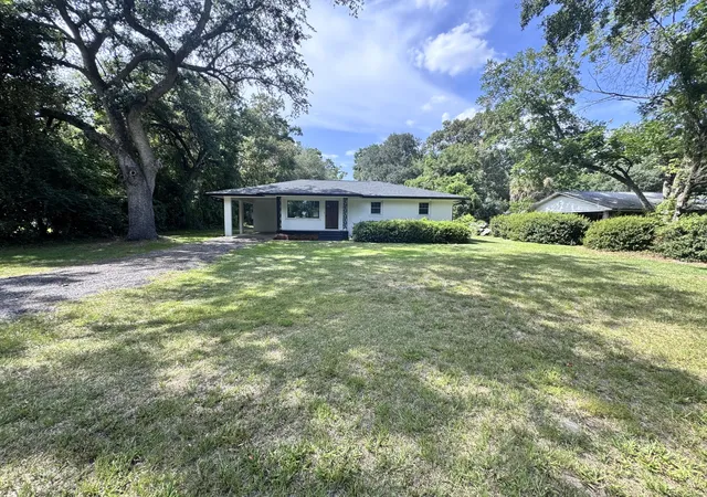 Photo 1 of Single family home for sale at 618 Boone Hl Rd, Summerville, SC 29483 | MLS# 26021121 | Listing updated on 2026-08-22