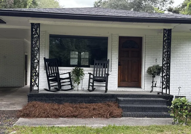 Photo 2 of Single family home for sale at 618 Boone Hl Rd, Summerville, SC 29483 | MLS# 26021121 | Listing updated on 2026-08-22