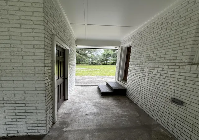 Photo 4 of Single family home for sale at 618 Boone Hl Rd, Summerville, SC 29483 | MLS# 26021121 | Listing updated on 2026-08-22
