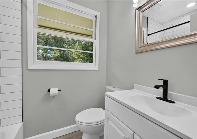 Photo 3 of Single family home for sale at 1450 N Sherwood Dr, Charleston, SC 29407 | MLS# 26021334 | Listing updated on 2026-09-15