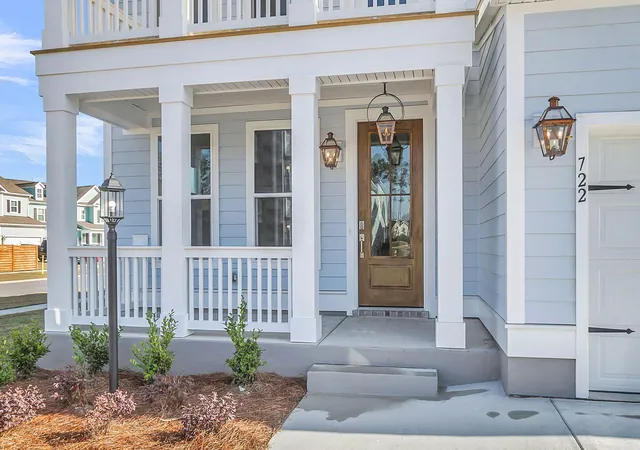 Photo 3 of Single family home for sale at 722 Maynard Ln, Summerville, SC 29486 | MLS# 26012457 | Listing updated on 2026-09-03