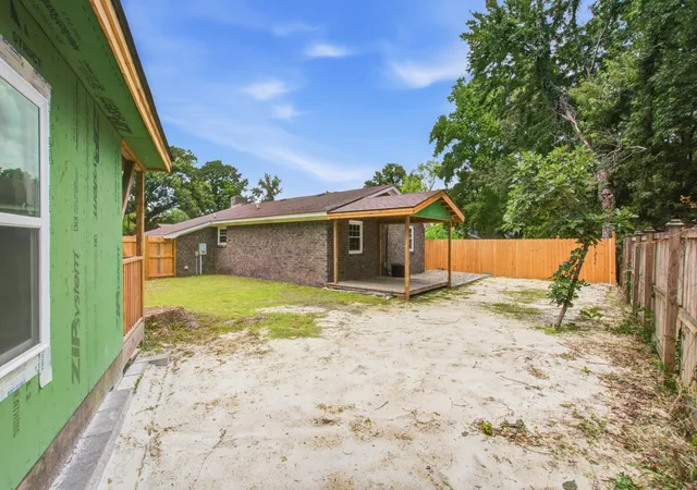 Photo 3 of Single family home for sale at 50 Elmwood Pl, Goose Creek, SC 29445 | MLS# 26016683 | Listing updated on 2026-08-17