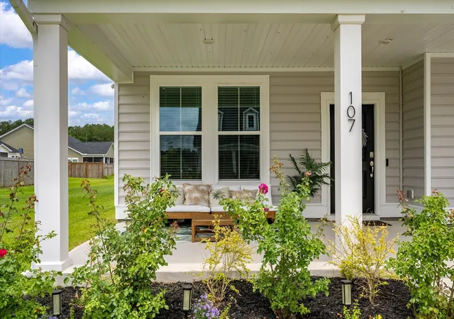 Photo 4 of Single family home for sale at 107 Spotted Wy, Summerville, SC 29485 | MLS# 26023754 | Listing updated on 2026-09-24