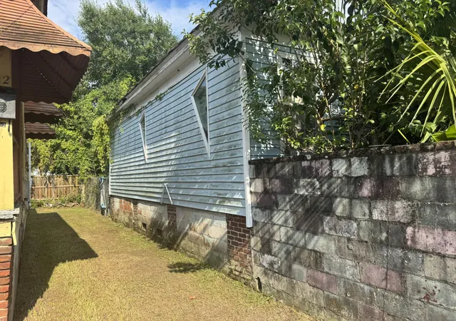 Photo 3 of Sale Pending at 10 S Enston Ave, Charleston, SC 29403 | MLS# 26021682 | Listing updated on 2026-08-01
