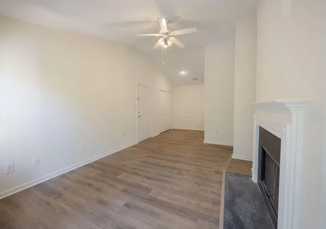Photo 3 of Townhouse for sale at 188 Midland Pkwy #Apt 424, Summerville, SC 29485 | MLS# 26023413 | Listing updated on 2026-09-01