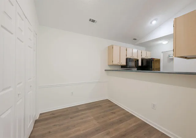 Photo 4 of Townhouse for sale at 188 Midland Pkwy #Apt 424, Summerville, SC 29485 | MLS# 26023413 | Listing updated on 2026-09-01