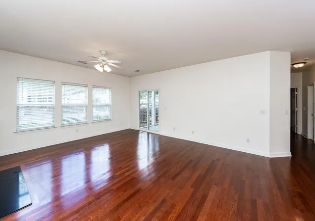 Photo 4 of Townhouse for sale at 301 Pickering Ln, Charleston, SC 29414 | MLS# 26016024 | Listing updated on 2026-10-19