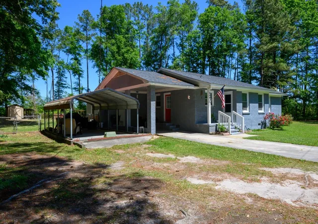 Photo 1 of Single family home for sale at 424 Weatherford Rd, Orangeburg, SC 29115 | MLS# 26000843 | Listing updated on 2026-05-28