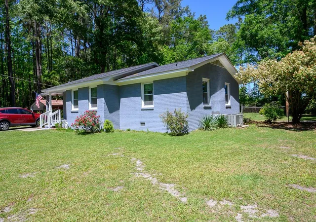 Photo 3 of Single family home for sale at 424 Weatherford Rd, Orangeburg, SC 29115 | MLS# 26000843 | Listing updated on 2026-05-28