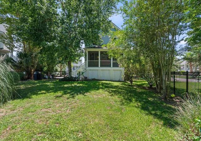 Homes for sale in Beaufort, SC | 52 Bostick Cir, Beaufort, SC 29902 | MLS# 26017391