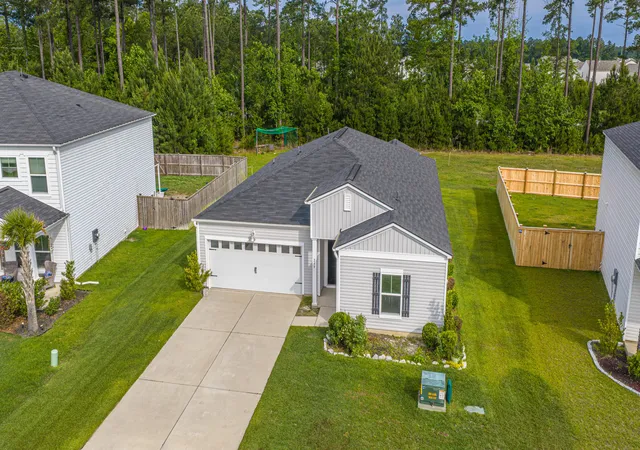Photo 2 of Single family home for sale at 259 Firewheel Ct, Summerville, SC 29486 | MLS# 26024518 | Listing updated on 2026-09-21